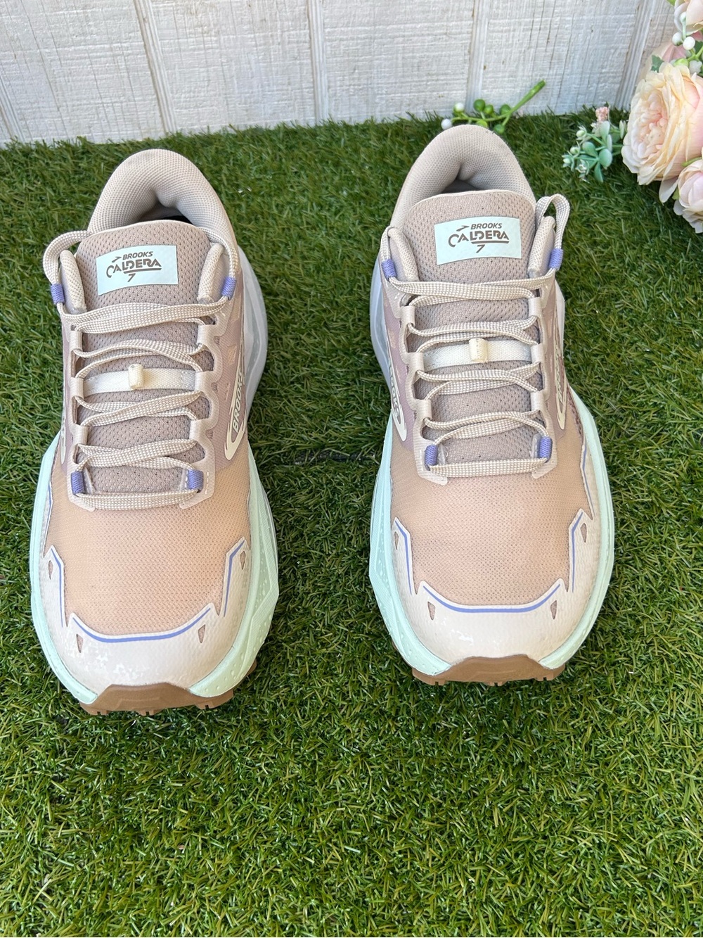 Brooks Caldera 7 Women Trail Shoe Beige Mint Brown COLOR Chateau Grey/White Sz 9 - Picture 8 of 16